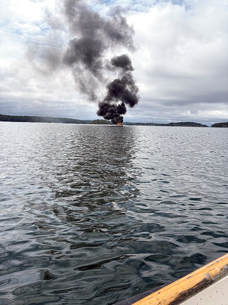 Ungdomar ingrep vid dramatisk båtbrand 