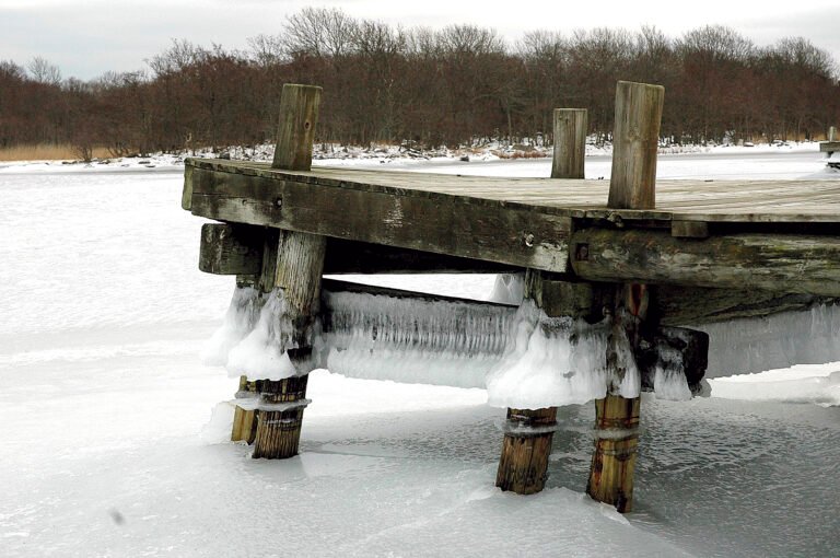 Bryggor som förstörs av is ersätts inte av försäkringar