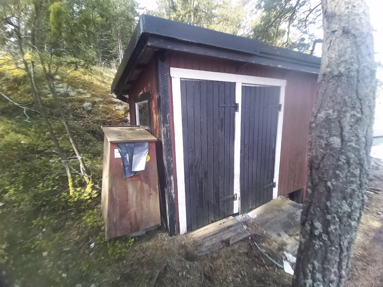 Öbor kan tvingas lämna sina sopor på fastlandet