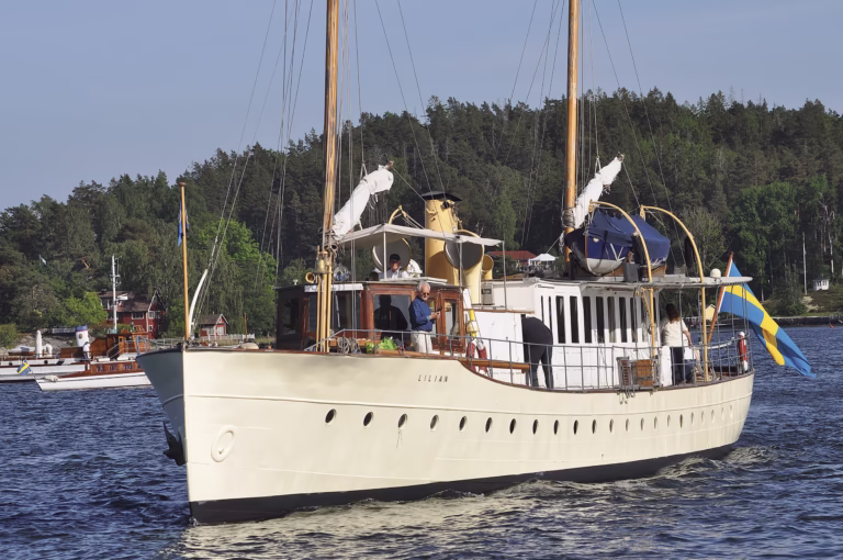 Historiskt fartyg är åter i Sverige